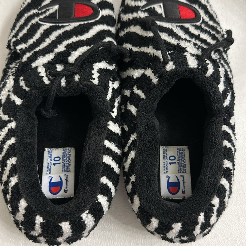 Champion slippers size 10 - Picture 3 of 5
